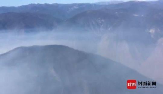 四川凉山木里火场出现复燃 三架直升机出动灭火