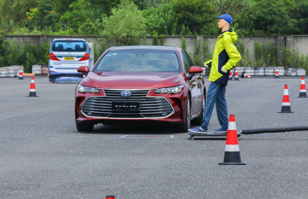 月销6000台被称爆款？深挖亚洲龙背后鲜为人知的故事