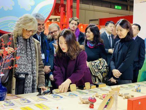 第24届米兰国际手工艺博览会：中国礼物主题展区亮相